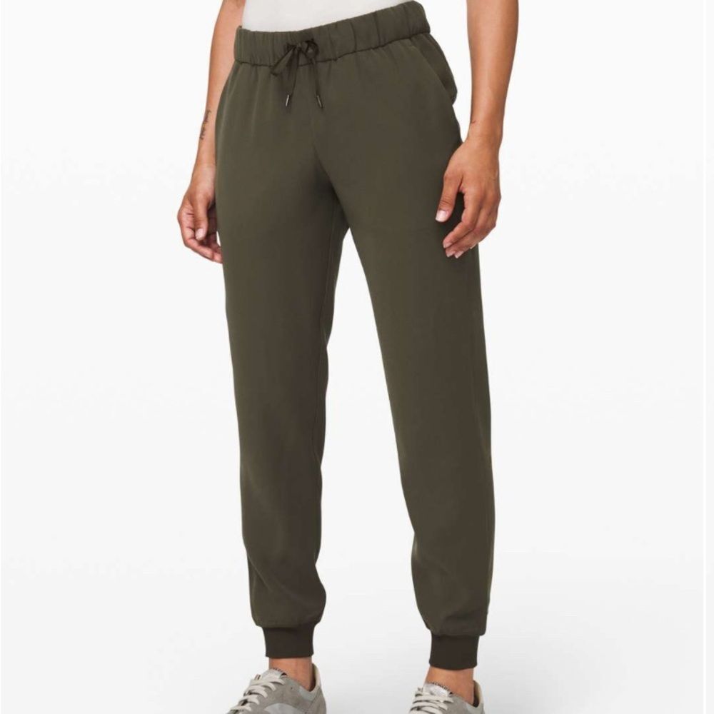 Lululemon On The Fly Jogger